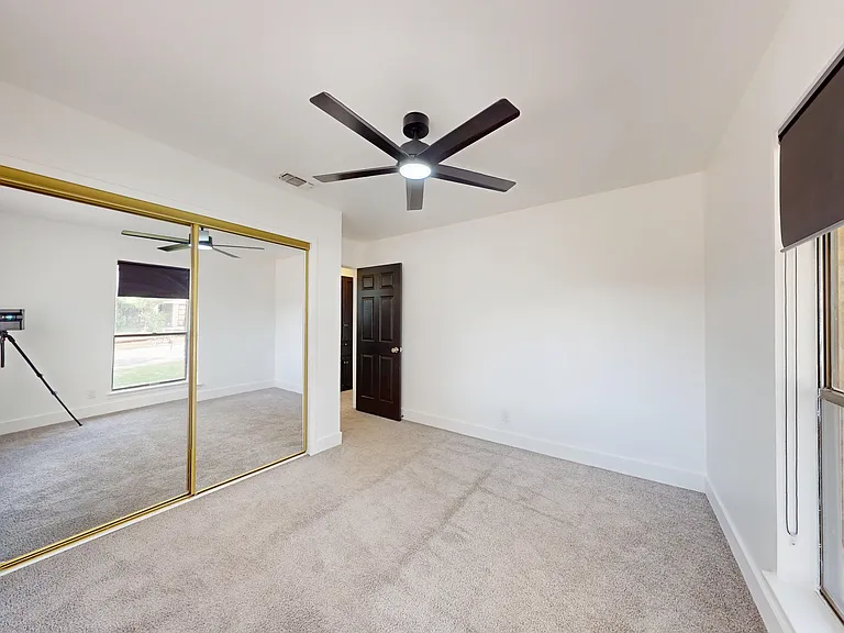 318 Renee Dr — Photo 28