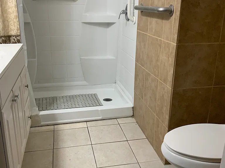 713 Clover Park Dr — Photo 13