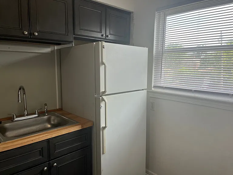 21535 Kingsville St #208 — Photo 3