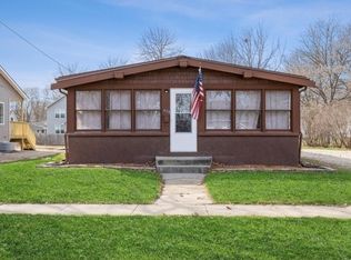 425 N 9th St, Adel, IA 50003