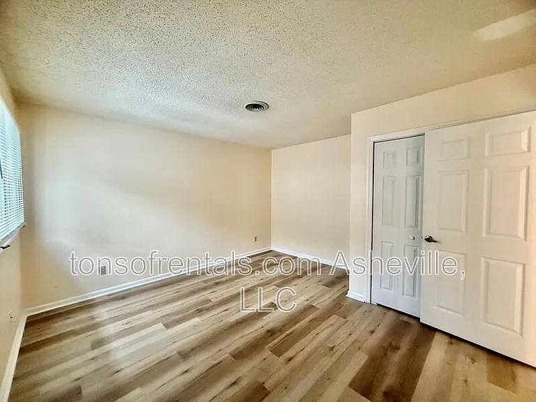 181 N Britton Creek Ct — Photo 17