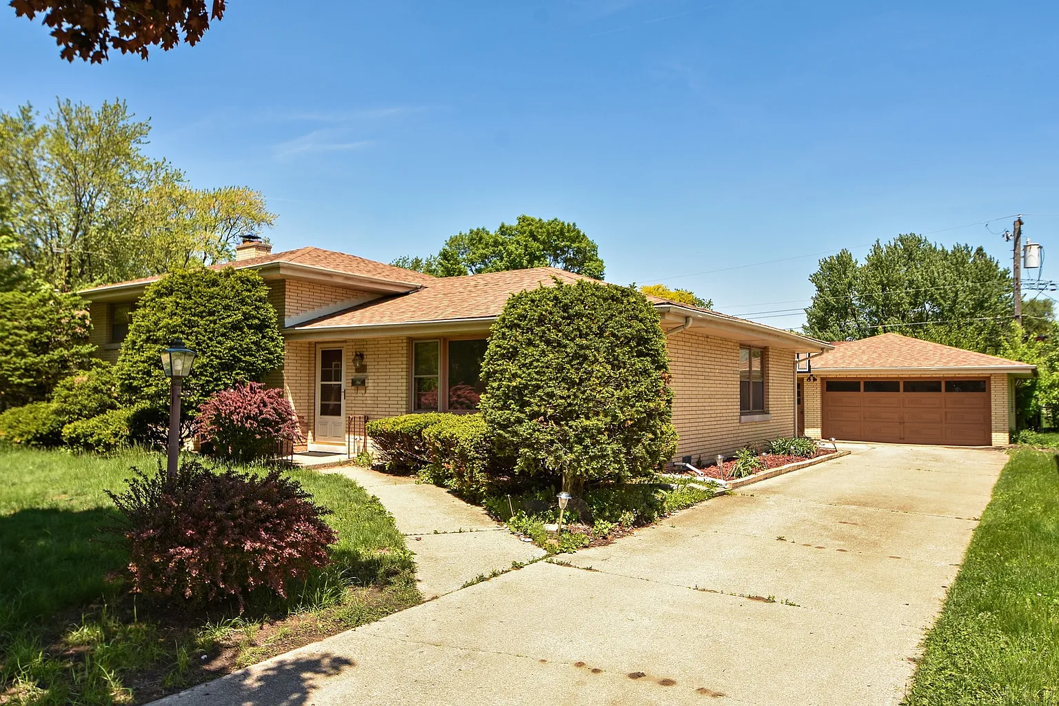 2326 184th Pl photo 1