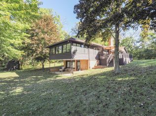 9411 N Maple Hill Rd, Howard City, MI 49329