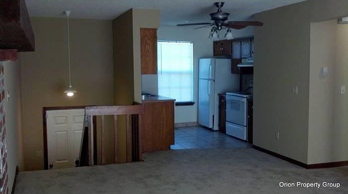 Entry/Kitchen (diff unit)