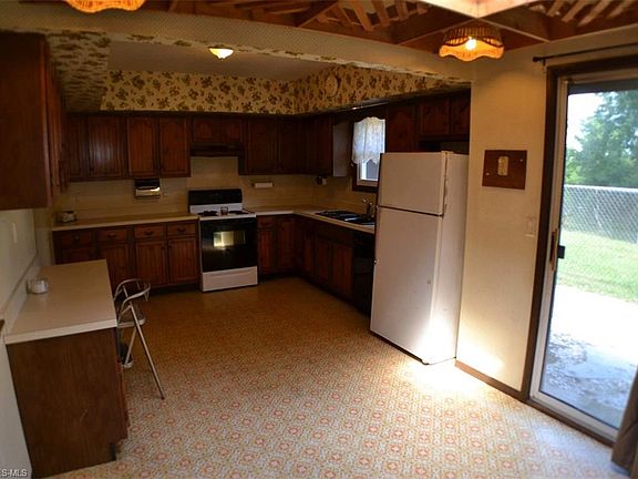 2nd image of 175 Bethesda Cir