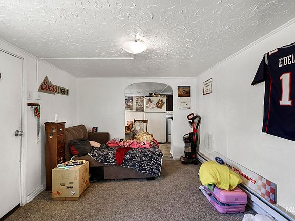5th image of 436 Oak St