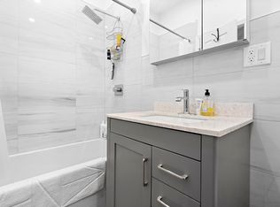 206 Huron St #3L, Brooklyn, NY 11222