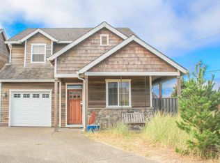 33725 Center Pointe Dr, Cloverdale, OR 97135