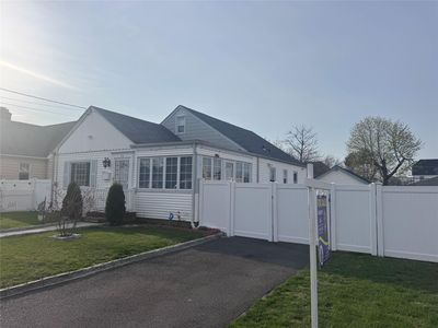 20 Woodside Avenue, Freeport, NY, 11520