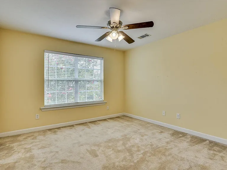 2103 Wythe Dr — Photo 35