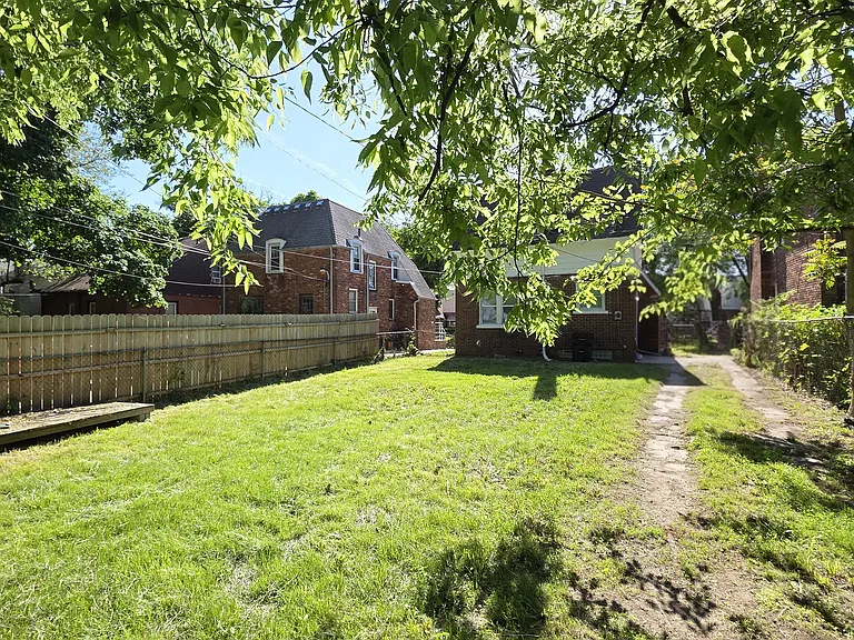 10006 Mark Twain St — Photo 8