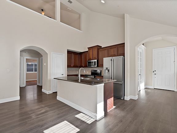 5th image of 207 Arborside Dr