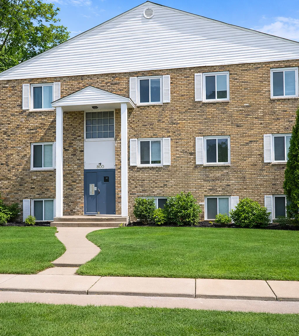 1 bed, $990 — Photo 1