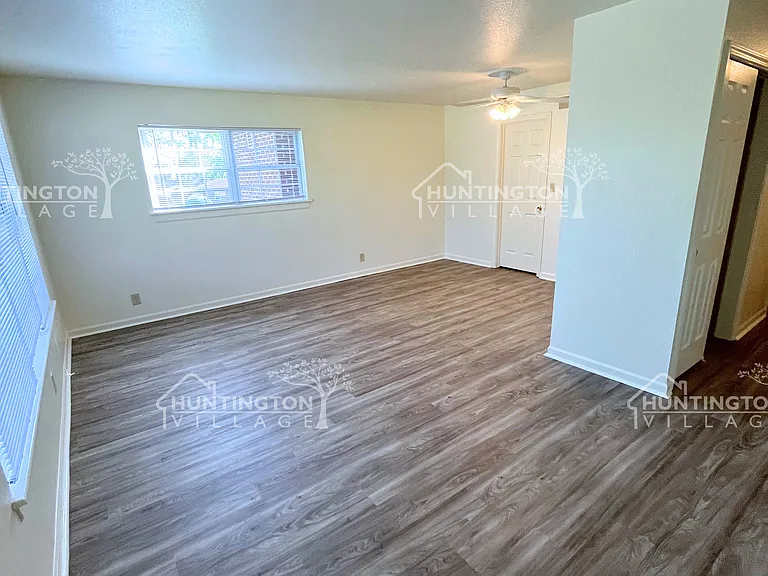 711 Olmstead St — Photo 2