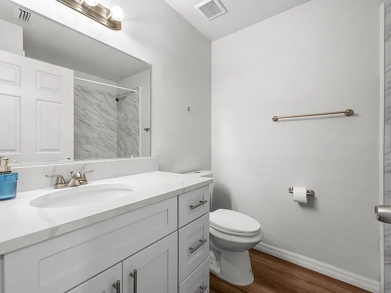 8013 N Alaska St — Photo 13