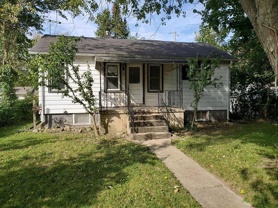 1st image of 304 N Cavender St