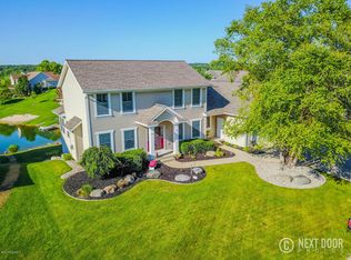 8876 Cavalier Ct, Jenison, MI 49428
