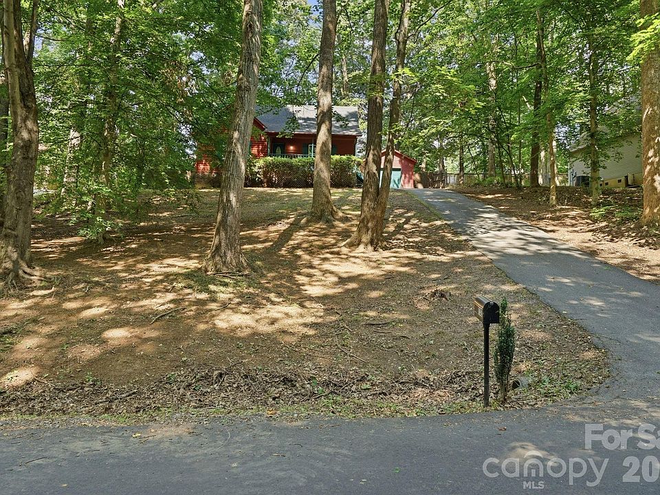 1st image of 732 Boulder Pl