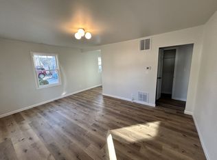 609 N James St, Champaign, IL 61821