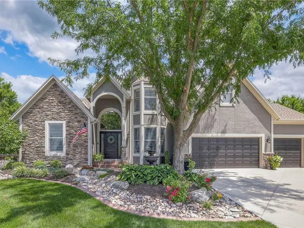 14573 S Twilight Ln, Olathe, KS 66062