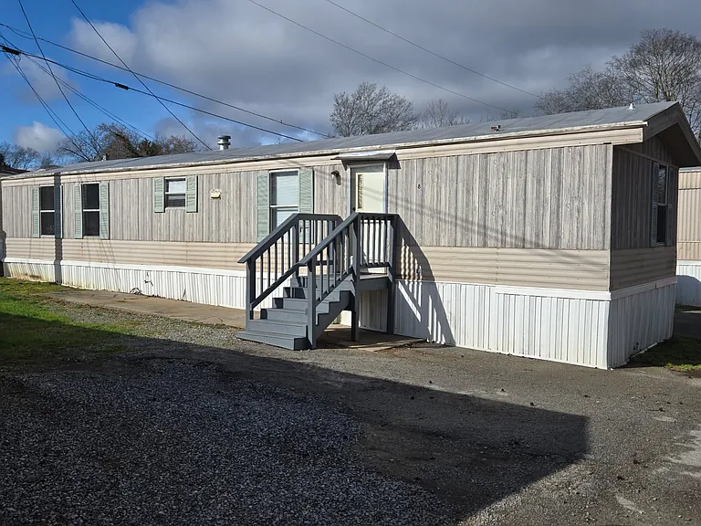 3180 S Lee Hwy SW — Photo 1