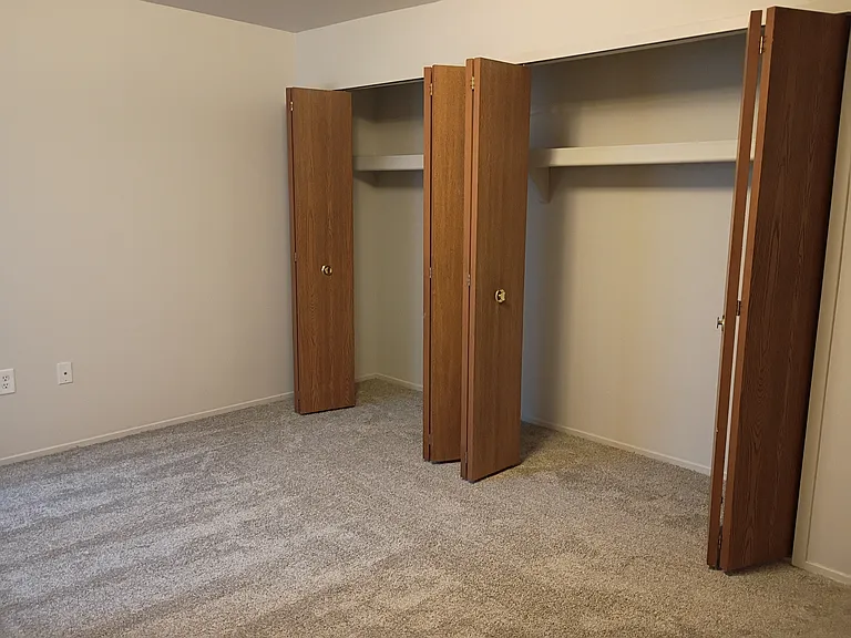 Prentiss Pointe Apartments — Photo 127
