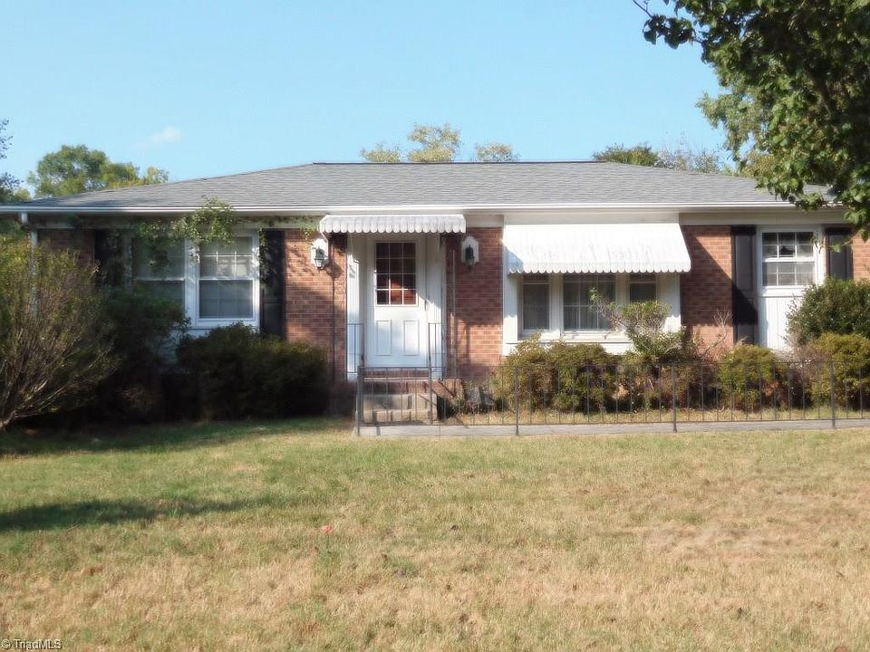 1st image of 2407 Loch Pl