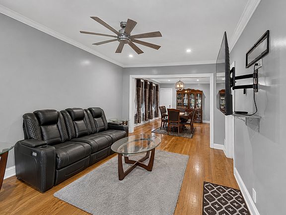 3rd image of 9926 S Wentworth Ave