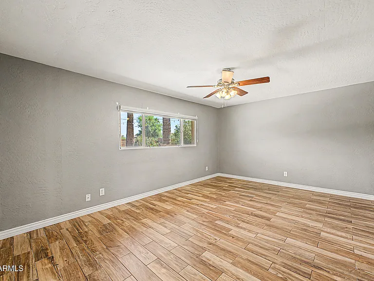 1340 E Donner Dr — Photo 12