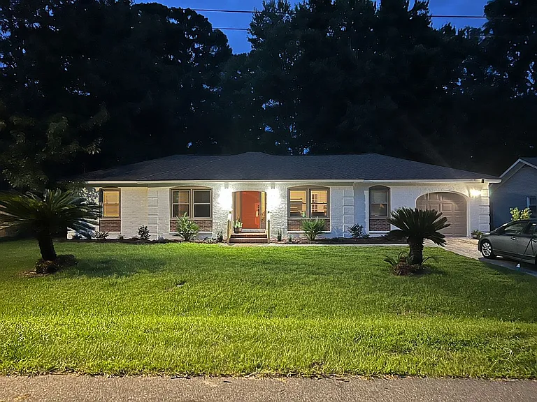 2117 Chancellory Ln — Photo 2