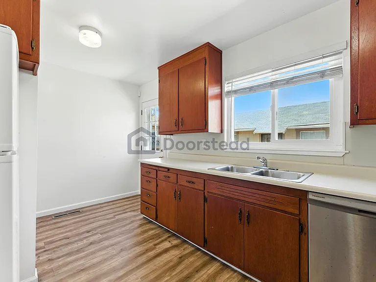 4339 Adeline St #B — Photo 18