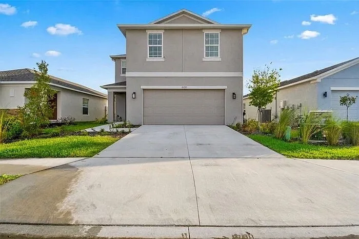 5 bed, 3.5 bath, 2574 sqft, $2,695 — Photo 1