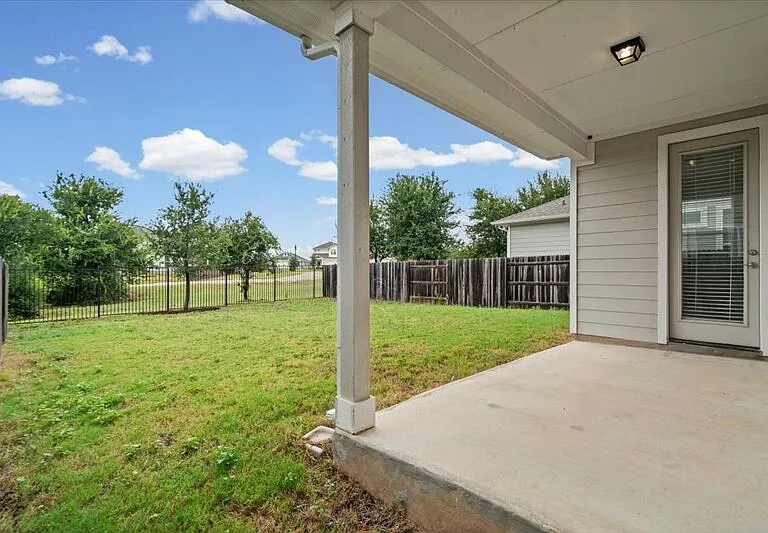 136 Free Stone Dr — Photo 23