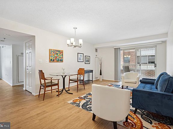 4th image of 900 N Taylor St APT 724