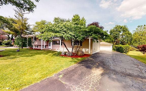 2nd image of 1515 Sunset Dr