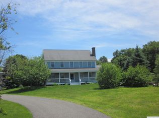 852 Old Post Rd, Kinderhook, NY 12106