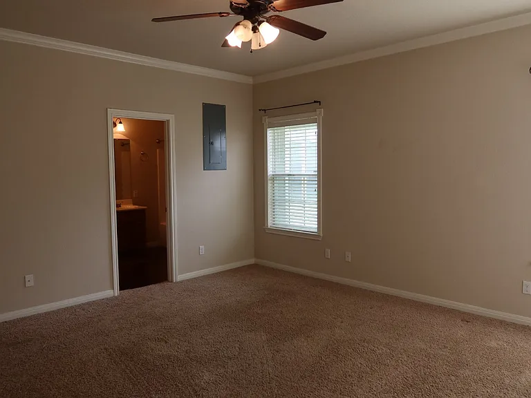 2200 Parrott Ave — Photo 17