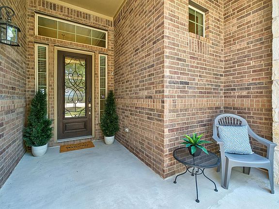 2nd image of 809 Breezygrass Way