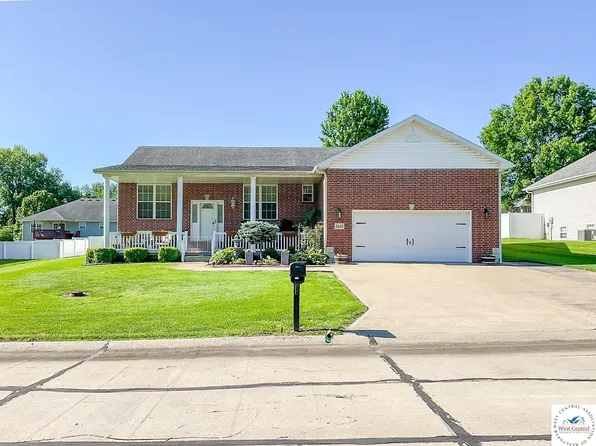 3660 Flat Creek Dr, Sedalia, MO 65301