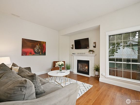 4th image of 24358 32nd Avenue W