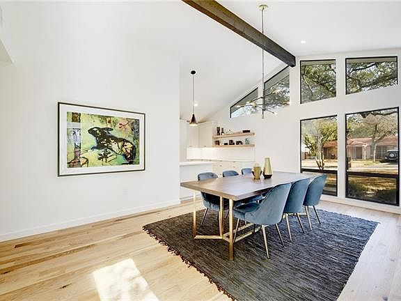 4th image of 2200 Farnswood Cir