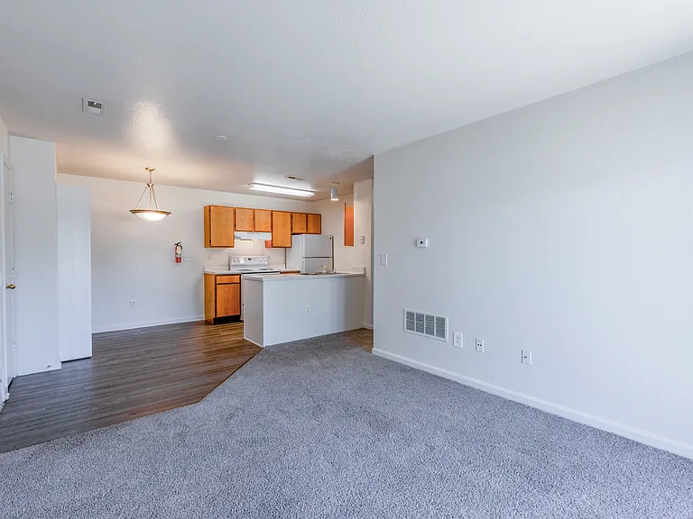 Lyons Gate Apartments — Photo 12