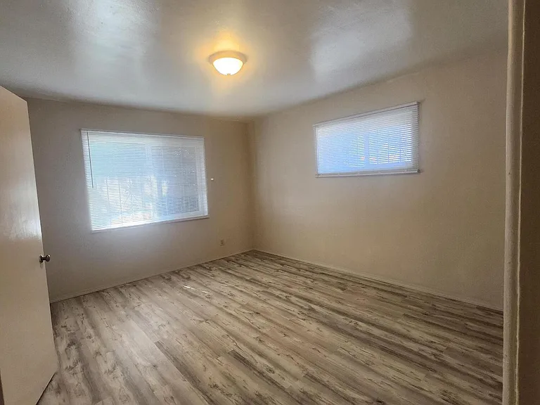 2518 Wyoming Blvd NE — Photo 8