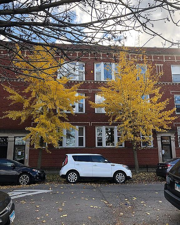 1st image of 2709 W Schubert Ave #1