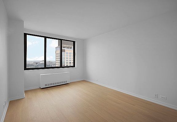4th image of 124 W 60th St APT 25K