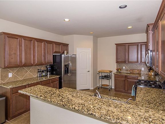4th image of 1216 Westview Dr
