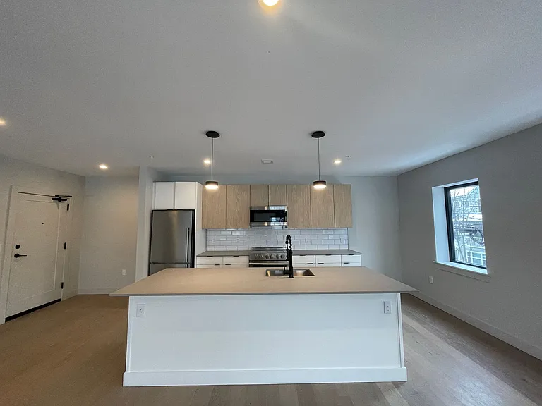 75 Chestnut St #302 — Photo 10