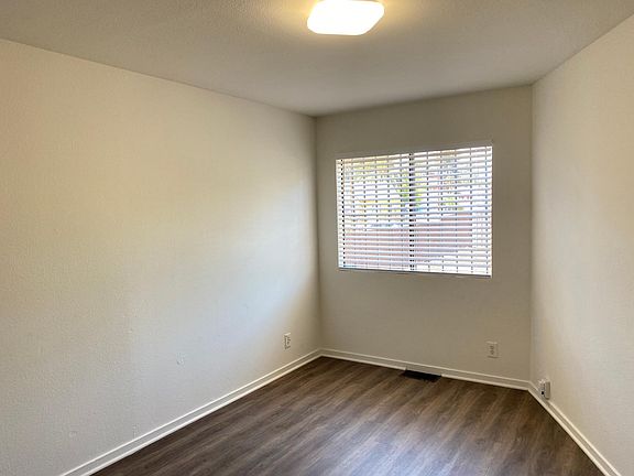 5th image of 7221 Ney Ave