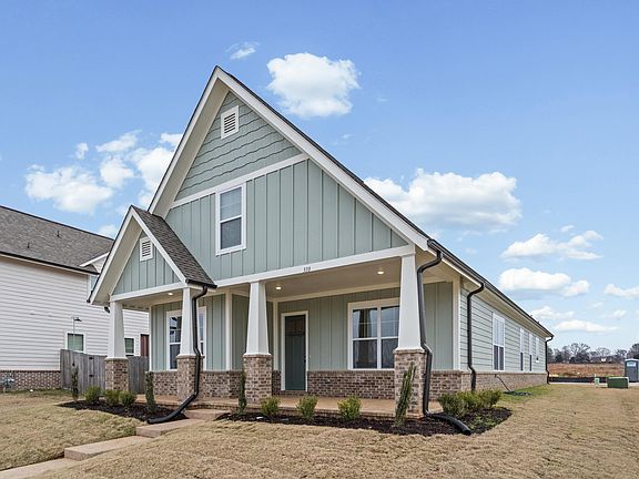 3rd image of 310 Oak Haven Cir