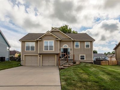 10919 N Skiles Ct, Kansas City, MO, 64157